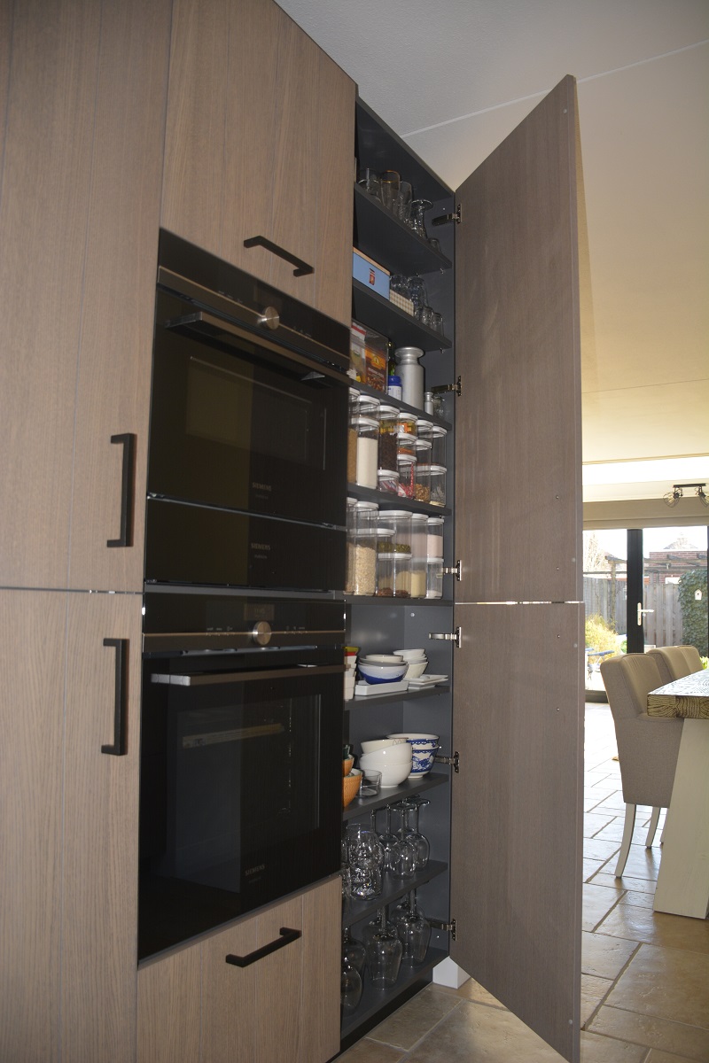 Fam. Van der Burg - Heerjansdam - Eigentijdse keuken-image-8